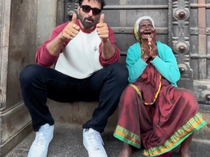 Sonu Sood jams with elderly Maharashtrian lady, brings her talent to light | Sonu Sood jams with elderly Maharashtrian lady, brings her talent to light Sonu Sood jams with elderly Maharashtrian lady, brings her talent to light | Sonu Sood jams with elderly Maharashtrian lady, brings her talent to light
