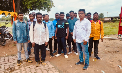 17 workers from Jharkhand trapped in Cameroon return home after MEA intervention | 17 workers from Jharkhand trapped in Cameroon return home after MEA intervention 17 workers from Jharkhand trapped in Cameroon return home after MEA intervention | 17 workers from Jharkhand trapped in Cameroon return home after MEA intervention