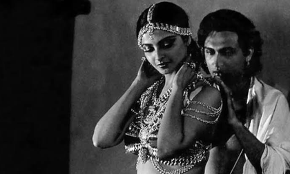 Shekhar Suman takes trip down memory lane, thanks Rekha for working with him in 'Utsav' | Shekhar Suman takes trip down memory lane, thanks Rekha for working with him in 'Utsav'