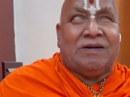 Swami Rambhadracharya clarifies remarks: 'Premanand Maharaj is like a son to me, I did not insult him' | Swami Rambhadracharya clarifies remarks: 'Premanand Maharaj is like a son to me, I did not insult him'