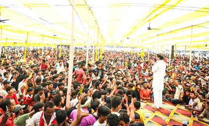 Prashant Kishor targets Rahul Gandhi, NDA and RJD; makes big promises in Muzaffarpur rally | Prashant Kishor targets Rahul Gandhi, NDA and RJD; makes big promises in Muzaffarpur rally