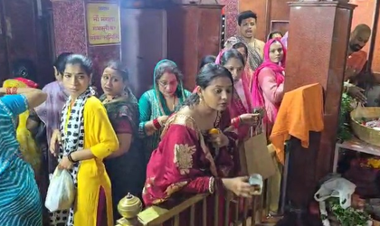 Varanasi: Women seek blessings of marital bliss at 'Mangala Gauri temple' on Hartalika Teej | Varanasi: Women seek blessings of marital bliss at 'Mangala Gauri temple' on Hartalika Teej