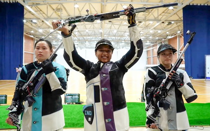 Sift Kaur wins individual and team gold in women's 50m rifle 3P event | Sift Kaur wins individual and team gold in women's 50m rifle 3P event