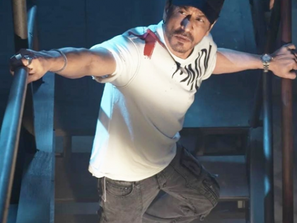 Shah Rukh Khan tells Farah Khan: You should apologise | Shah Rukh Khan tells Farah Khan: You should apologise