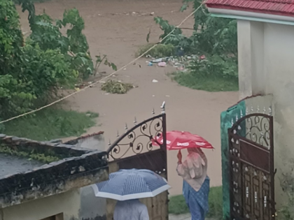 J&K: Flood situation worsens, areas inundated; mobile and internet services disrupted | J&K: Flood situation worsens, areas inundated; mobile and internet services disrupted