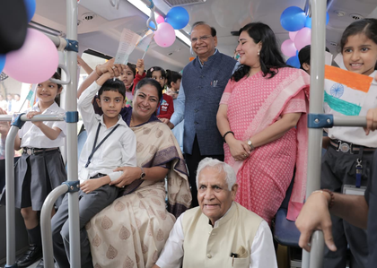 Committed to promoting green transport, e-buses in schools: Delhi CM Gupta | Committed to promoting green transport, e-buses in schools: Delhi CM Gupta