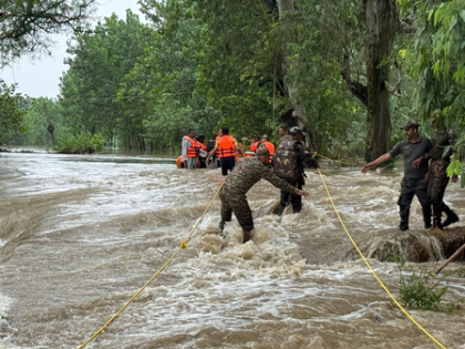 Mobile, internet services disruption continues in J&K as rain damages optical fibres | Mobile, internet services disruption continues in J&K as rain damages optical fibres Mobile, internet services disruption continues in J&K as rain damages optical fibres | Mobile, internet services disruption continues in J&K as rain damages optical fibres