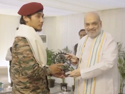HM Amit Shah felicitates security personnel involved in Op Mahadev, praises their bravery | HM Amit Shah felicitates security personnel involved in Op Mahadev, praises their bravery HM Amit Shah felicitates security personnel involved in Op Mahadev, praises their bravery | HM Amit Shah felicitates security personnel involved in Op Mahadev, praises their bravery