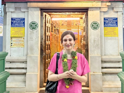 Juhi Babbar visits a 500-year-old Ganpati temple on Ganesh Chaturthi | Juhi Babbar visits a 500-year-old Ganpati temple on Ganesh Chaturthi Juhi Babbar visits a 500-year-old Ganpati temple on Ganesh Chaturthi | Juhi Babbar visits a 500-year-old Ganpati temple on Ganesh Chaturthi