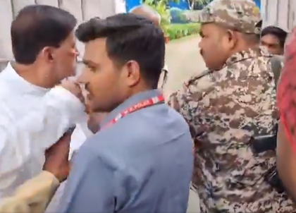 BJP MLA calls Bhind Collector a 'thief' after officer says he won’t allow ‘sand to be stolen’ | BJP MLA calls Bhind Collector a 'thief' after officer says he won’t allow ‘sand to be stolen’ BJP MLA calls Bhind Collector a 'thief' after officer says he won’t allow ‘sand to be stolen’ | BJP MLA calls Bhind Collector a 'thief' after officer says he won’t allow ‘sand to be stolen’