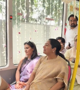 CM Gupta flags off University Special EV buses at Delhi University | CM Gupta flags off University Special EV buses at Delhi University CM Gupta flags off University Special EV buses at Delhi University | CM Gupta flags off University Special EV buses at Delhi University