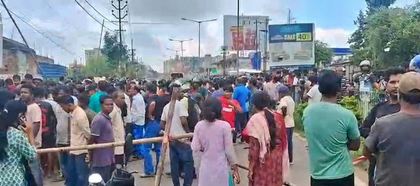Schoolgirl, mother killed as truck runs over scooty in Ranchi, locals block road in protest | Schoolgirl, mother killed as truck runs over scooty in Ranchi, locals block road in protest Schoolgirl, mother killed as truck runs over scooty in Ranchi, locals block road in protest | Schoolgirl, mother killed as truck runs over scooty in Ranchi, locals block road in protest