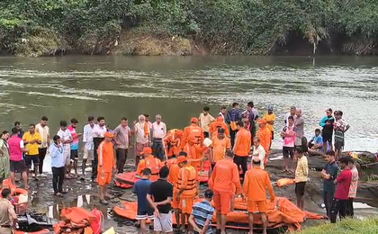 Man drowns in Maharashtra's Jagbudi River during Ganesh idol immersion | Man drowns in Maharashtra's Jagbudi River during Ganesh idol immersion Man drowns in Maharashtra's Jagbudi River during Ganesh idol immersion | Man drowns in Maharashtra's Jagbudi River during Ganesh idol immersion
