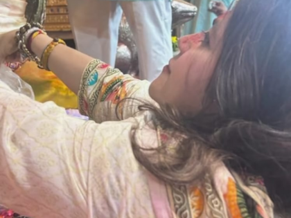 Ekta Kapoor visits Lalbaug Cha Raja, video gives glimpse into on-ground management | Ekta Kapoor visits Lalbaug Cha Raja, video gives glimpse into on-ground management