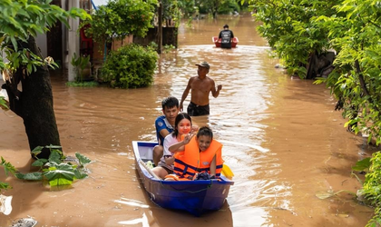 Torrential rain triggers flash flooding across parts of Laos | Torrential rain triggers flash flooding across parts of Laos Torrential rain triggers flash flooding across parts of Laos | Torrential rain triggers flash flooding across parts of Laos