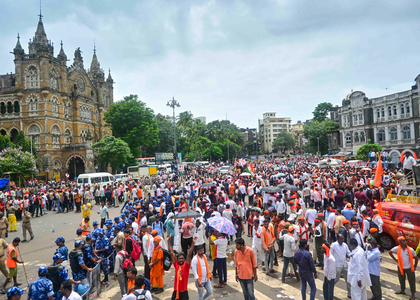 Maratha quota stir: Jarange-Patil to give up water from today, activists throng Azad Maidan | Maratha quota stir: Jarange-Patil to give up water from today, activists throng Azad Maidan Maratha quota stir: Jarange-Patil to give up water from today, activists throng Azad Maidan | Maratha quota stir: Jarange-Patil to give up water from today, activists throng Azad Maidan