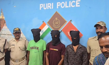 Odisha: Three held in Puri; drugs, cash, three two-wheelers seized | Odisha: Three held in Puri; drugs, cash, three two-wheelers seized