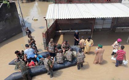 Punjab flood: Amit Shah dials CM Mann, assures assistance | Punjab flood: Amit Shah dials CM Mann, assures assistance Punjab flood: Amit Shah dials CM Mann, assures assistance | Punjab flood: Amit Shah dials CM Mann, assures assistance
