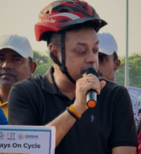BJP leader's 'Sunday on Cycle' in Puri; thanks PM for nationwide fitness revolution | BJP leader's 'Sunday on Cycle' in Puri; thanks PM for nationwide fitness revolution BJP leader's 'Sunday on Cycle' in Puri; thanks PM for nationwide fitness revolution | BJP leader's 'Sunday on Cycle' in Puri; thanks PM for nationwide fitness revolution