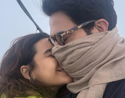 Patralekhaa drops a video of hubby Rajkummar Rao dancing to 'Ohh Beta ji' as he turns 41 | Patralekhaa drops a video of hubby Rajkummar Rao dancing to 'Ohh Beta ji' as he turns 41 Patralekhaa drops a video of hubby Rajkummar Rao dancing to 'Ohh Beta ji' as he turns 41 | Patralekhaa drops a video of hubby Rajkummar Rao dancing to 'Ohh Beta ji' as he turns 41