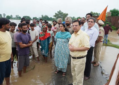 3 lakh acres, 1.25 lakh people impacted in Punjab floods: Official | 3 lakh acres, 1.25 lakh people impacted in Punjab floods: Official 3 lakh acres, 1.25 lakh people impacted in Punjab floods: Official | 3 lakh acres, 1.25 lakh people impacted in Punjab floods: Official