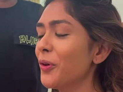 Mrunal Thakur's playlist includes 'Ishq Bulaava', 'Qaafirana' & 'Kannadi Poove' | Mrunal Thakur's playlist includes 'Ishq Bulaava', 'Qaafirana' & 'Kannadi Poove' Mrunal Thakur's playlist includes 'Ishq Bulaava', 'Qaafirana' & 'Kannadi Poove' | Mrunal Thakur's playlist includes 'Ishq Bulaava', 'Qaafirana' & 'Kannadi Poove'