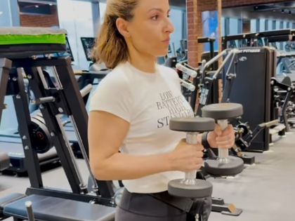 Soha Ali Khan's intense “pull-up” sessions give major Monday fitness goals | Soha Ali Khan's intense “pull-up” sessions give major Monday fitness goals Soha Ali Khan's intense “pull-up” sessions give major Monday fitness goals | Soha Ali Khan's intense “pull-up” sessions give major Monday fitness goals