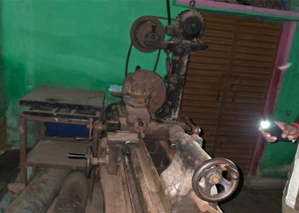 MP Police uncover illegal arms manufacturing unit in Tikamgarh | MP Police uncover illegal arms manufacturing unit in Tikamgarh MP Police uncover illegal arms manufacturing unit in Tikamgarh | MP Police uncover illegal arms manufacturing unit in Tikamgarh