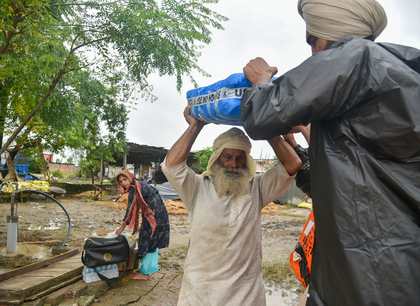 Punjab CM monitoring flood situation from hospital | Punjab CM monitoring flood situation from hospital Punjab CM monitoring flood situation from hospital | Punjab CM monitoring flood situation from hospital