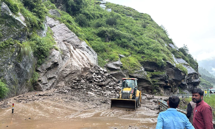 Torrential rains continue to lash Uttarakhand, schools shut in 10 districts | Torrential rains continue to lash Uttarakhand, schools shut in 10 districts Torrential rains continue to lash Uttarakhand, schools shut in 10 districts | Torrential rains continue to lash Uttarakhand, schools shut in 10 districts