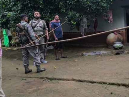 Elderly couple brutally murdered in Jharkhand’s Dumka, two daughters injured | Elderly couple brutally murdered in Jharkhand’s Dumka, two daughters injured Elderly couple brutally murdered in Jharkhand’s Dumka, two daughters injured | Elderly couple brutally murdered in Jharkhand’s Dumka, two daughters injured