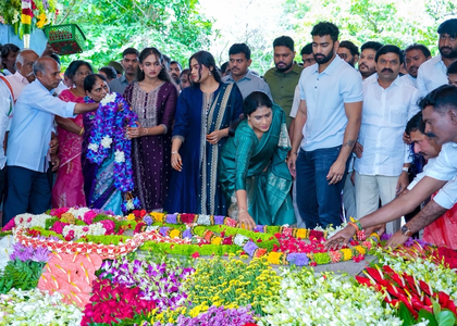 Jagan, Sharmila pay tributes to father YSR on his death anniversary | Jagan, Sharmila pay tributes to father YSR on his death anniversary Jagan, Sharmila pay tributes to father YSR on his death anniversary | Jagan, Sharmila pay tributes to father YSR on his death anniversary
