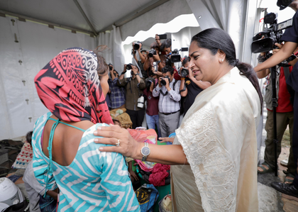 Delhi CM Rekha Gupta meets flood victims, reviews relief operations | Delhi CM Rekha Gupta meets flood victims, reviews relief operations Delhi CM Rekha Gupta meets flood victims, reviews relief operations | Delhi CM Rekha Gupta meets flood victims, reviews relief operations