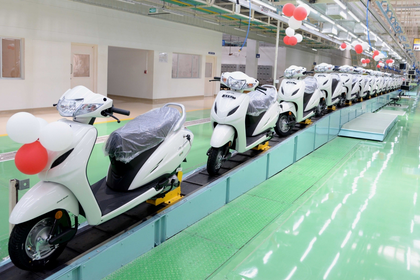 2-wheeler segment logs strong growth in India driven by robust exports, domestic recovery | 2-wheeler segment logs strong growth in India driven by robust exports, domestic recovery 2-wheeler segment logs strong growth in India driven by robust exports, domestic recovery | 2-wheeler segment logs strong growth in India driven by robust exports, domestic recovery