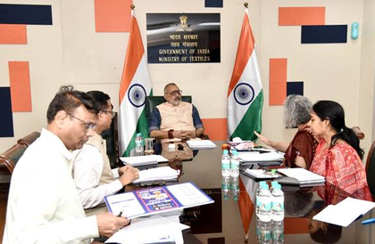 Govt setting up 550 centres to buy cotton from farmers at MSP | Govt setting up 550 centres to buy cotton from farmers at MSP Govt setting up 550 centres to buy cotton from farmers at MSP | Govt setting up 550 centres to buy cotton from farmers at MSP