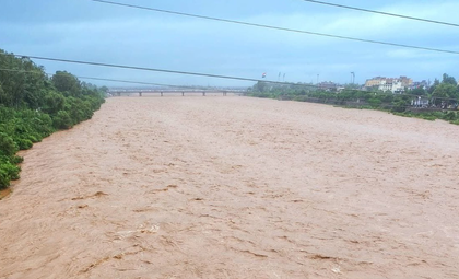 Flood situation alarming in J&K, rivers cross danger mark | Flood situation alarming in J&K, rivers cross danger mark Flood situation alarming in J&K, rivers cross danger mark | Flood situation alarming in J&K, rivers cross danger mark