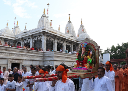 Delhi: Jal-Jhulni, Ganpati Visarjan celebrated with devotion at Akshardham temple | Delhi: Jal-Jhulni, Ganpati Visarjan celebrated with devotion at Akshardham temple Delhi: Jal-Jhulni, Ganpati Visarjan celebrated with devotion at Akshardham temple | Delhi: Jal-Jhulni, Ganpati Visarjan celebrated with devotion at Akshardham temple
