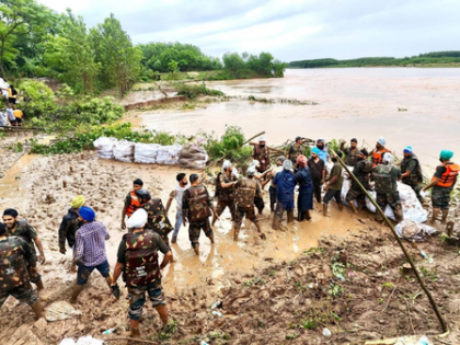 Punjab floods: 5,500 civilians, 300 paramilitary personnel rescued by Army | Punjab floods: 5,500 civilians, 300 paramilitary personnel rescued by Army Punjab floods: 5,500 civilians, 300 paramilitary personnel rescued by Army | Punjab floods: 5,500 civilians, 300 paramilitary personnel rescued by Army