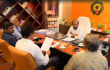 Andhra Health Minister review situations in Guntur village hit by series of deaths | Andhra Health Minister review situations in Guntur village hit by series of deaths Andhra Health Minister review situations in Guntur village hit by series of deaths | Andhra Health Minister review situations in Guntur village hit by series of deaths