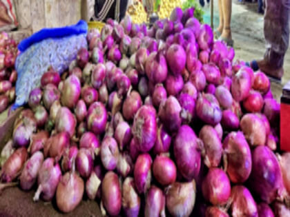 'Ensuring lower prices this festive season': Pralhad Joshi launches onion sale at Rs 24 per kg | 'Ensuring lower prices this festive season': Pralhad Joshi launches onion sale at Rs 24 per kg 'Ensuring lower prices this festive season': Pralhad Joshi launches onion sale at Rs 24 per kg | 'Ensuring lower prices this festive season': Pralhad Joshi launches onion sale at Rs 24 per kg