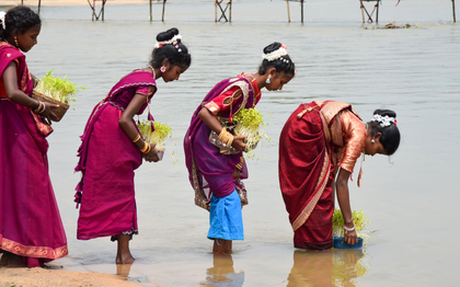 Working women in rural Bengal earn better than urban counterparts: Report | Working women in rural Bengal earn better than urban counterparts: Report
