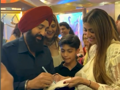 Shilpa Shetty gets her ‘first autograph’ from her ‘forever hero’ Raj Kundra | Shilpa Shetty gets her ‘first autograph’ from her ‘forever hero’ Raj Kundra Shilpa Shetty gets her ‘first autograph’ from her ‘forever hero’ Raj Kundra | Shilpa Shetty gets her ‘first autograph’ from her ‘forever hero’ Raj Kundra