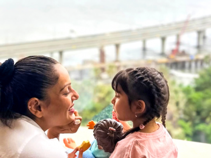 Bipasha Basu indulges in 'never ending' chats with her baby girl Devi | Bipasha Basu indulges in 'never ending' chats with her baby girl Devi