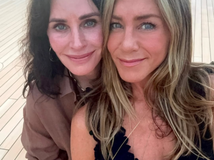 Jennifer Aniston does Courteney Cox’s hair, calls it ‘best day’ of her life | Jennifer Aniston does Courteney Cox’s hair, calls it ‘best day’ of her life Jennifer Aniston does Courteney Cox’s hair, calls it ‘best day’ of her life | Jennifer Aniston does Courteney Cox’s hair, calls it ‘best day’ of her life
