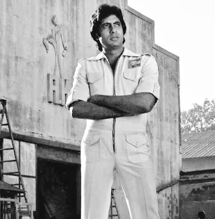 Big B reveals how he felt after discovering at old photo of himself | Big B reveals how he felt after discovering at old photo of himself