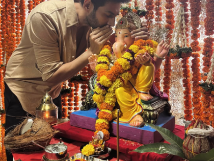 Kartik Aaryan says 'Miss you' as he bids adieu to Bappa post visarjan | Kartik Aaryan says 'Miss you' as he bids adieu to Bappa post visarjan Kartik Aaryan says 'Miss you' as he bids adieu to Bappa post visarjan | Kartik Aaryan says 'Miss you' as he bids adieu to Bappa post visarjan