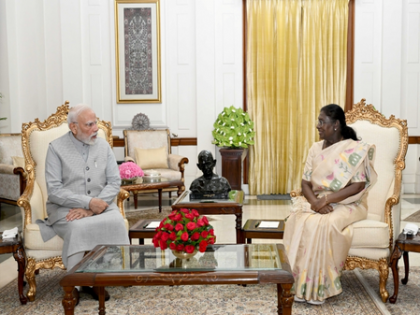 After foreign visits, PM Modi briefs President Murmu - a protocol Rajiv Gandhi refused with Zail Singh | After foreign visits, PM Modi briefs President Murmu - a protocol Rajiv Gandhi refused with Zail Singh After foreign visits, PM Modi briefs President Murmu - a protocol Rajiv Gandhi refused with Zail Singh | After foreign visits, PM Modi briefs President Murmu - a protocol Rajiv Gandhi refused with Zail Singh