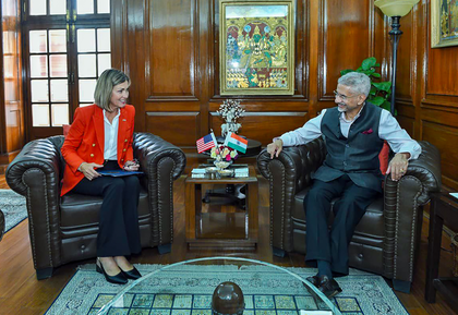 Iowa Governor meets EAM Jaishankar to further deepen India-US trade ties | Iowa Governor meets EAM Jaishankar to further deepen India-US trade ties Iowa Governor meets EAM Jaishankar to further deepen India-US trade ties | Iowa Governor meets EAM Jaishankar to further deepen India-US trade ties