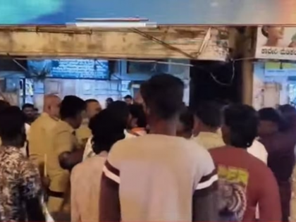Ganesh Visarjan violence: 20 detained, tension prevails in Karnataka's Maddur | Ganesh Visarjan violence: 20 detained, tension prevails in Karnataka's Maddur Ganesh Visarjan violence: 20 detained, tension prevails in Karnataka's Maddur | Ganesh Visarjan violence: 20 detained, tension prevails in Karnataka's Maddur