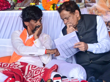Jarange-Patil gives quota ultimatum to Maha govt, demands Kunbi certificates by Sep 17 | Jarange-Patil gives quota ultimatum to Maha govt, demands Kunbi certificates by Sep 17 Jarange-Patil gives quota ultimatum to Maha govt, demands Kunbi certificates by Sep 17 | Jarange-Patil gives quota ultimatum to Maha govt, demands Kunbi certificates by Sep 17